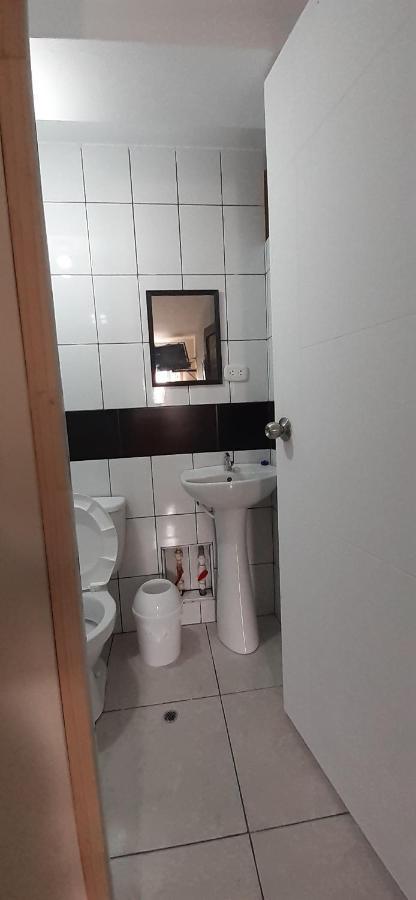 Aypa Hostal Трухильо Екстериор снимка