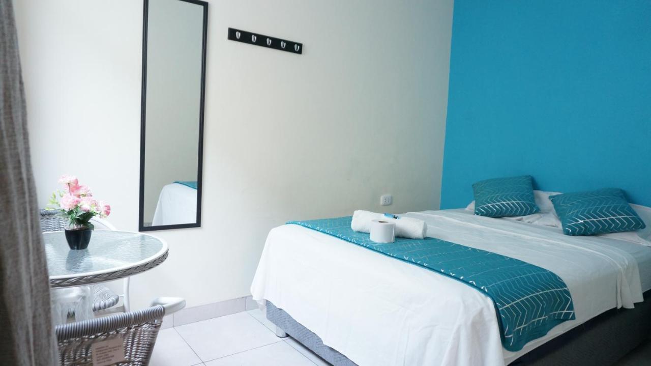 Aypa Hostal Трухильо Екстериор снимка