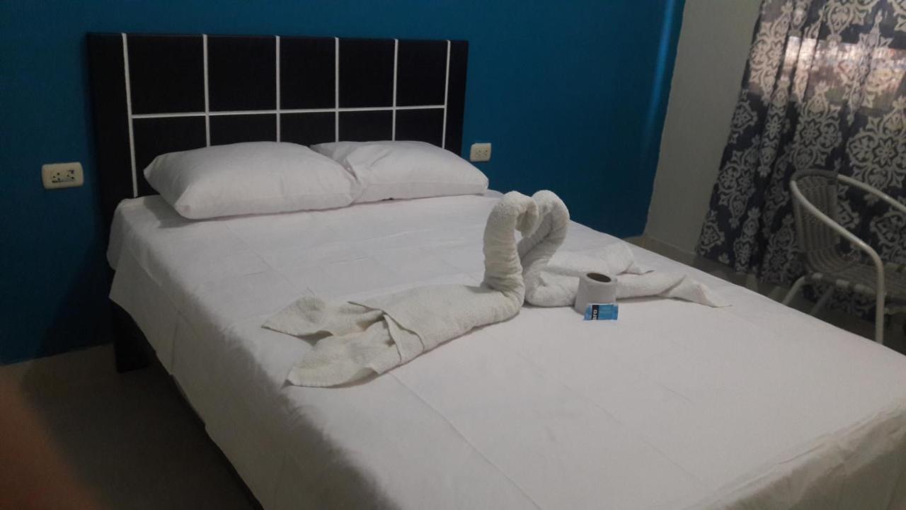 Aypa Hostal Трухильо Екстериор снимка