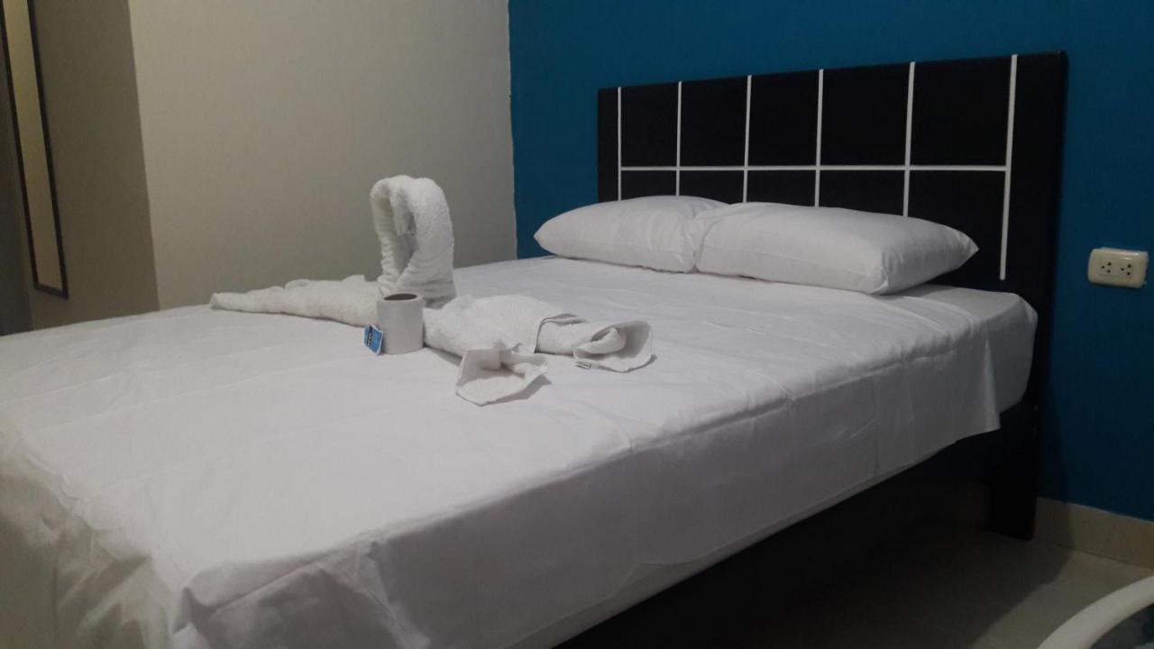 Aypa Hostal Трухильо Екстериор снимка